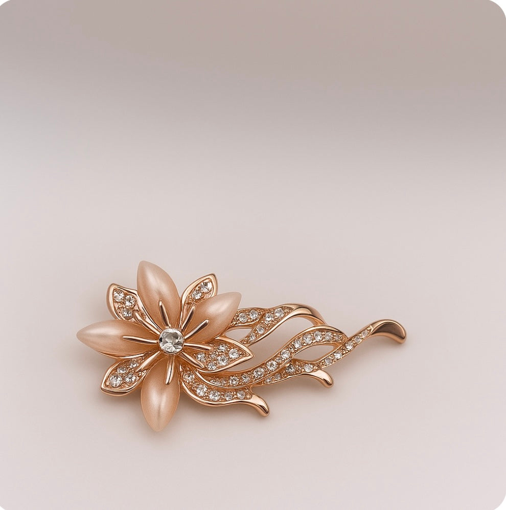 Rosegoldene Blumen-Brosche mit Strasssteinen