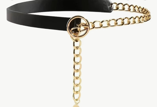 Modischer Taillengürtel mit goldener Kette und Ringverschluss