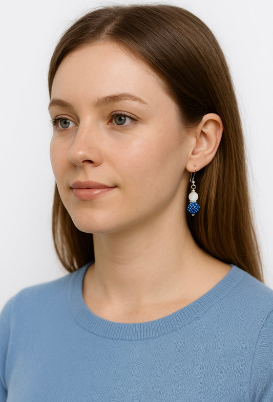 Handgefertigte Ohrringe „Marina Perla“ – Glanz in Blau & Weiß