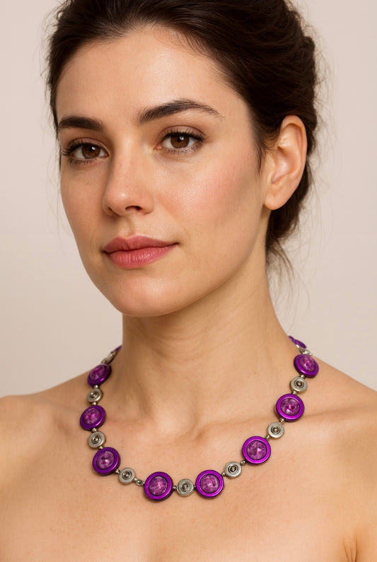 Handgefertigte Halskette „Viola Circula“ – Stilvolles Design in Violett & Silber