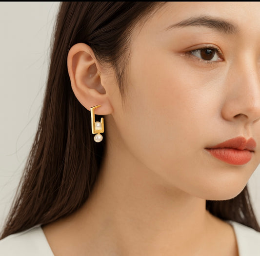 Elegante 925 Sterling Silber Ohrringe mit Süßwasserperlen – Goldfarben