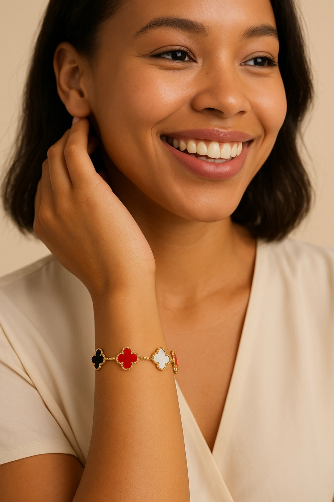 Farbenfrohes Kleeblatt-Armband – 18K Vergoldet, Hypoallergen & Wasserfest