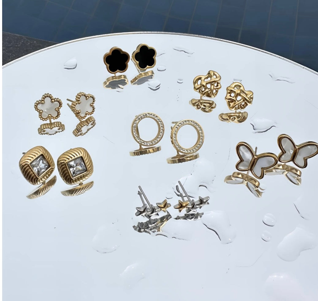 Blumen-Ohrstecker Schwarz – 18K Vergoldet