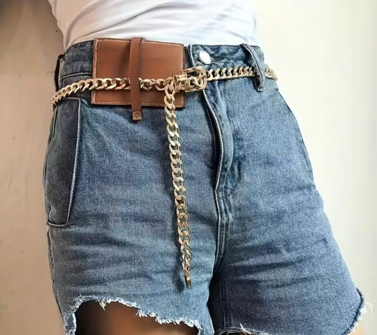 Trendiger Kettengürtel in Gold – Verstellbar mit Schnalle