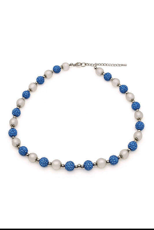 Handgefertigte Halskette „Marina Perla“ – Eleganz in Blau & Weiß