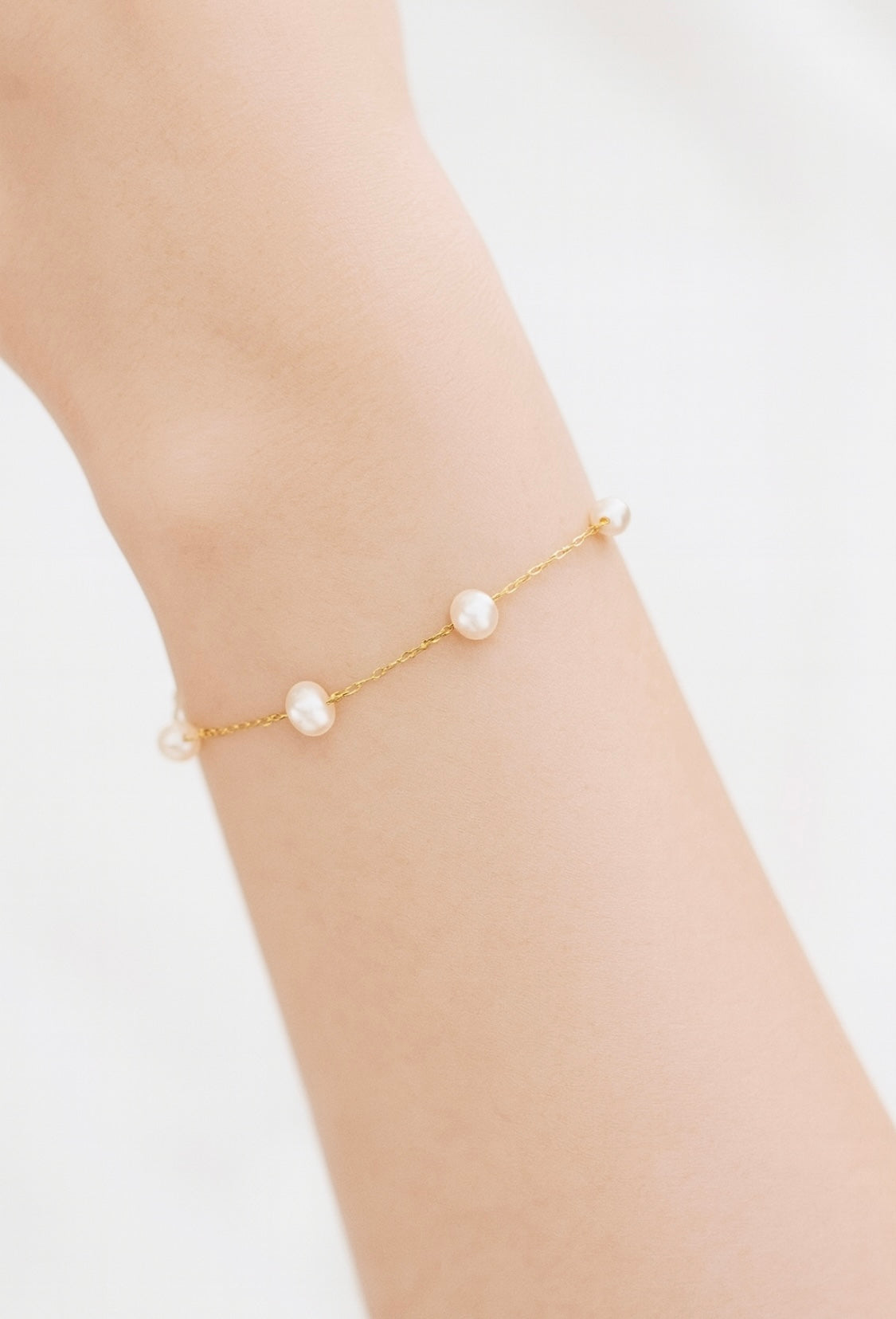Minimalistisches Damenarmband mit Süßwasserperlen – Vergoldet