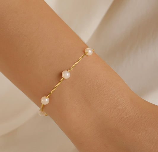 Minimalistisches Damenarmband mit Süßwasserperlen – Vergoldet