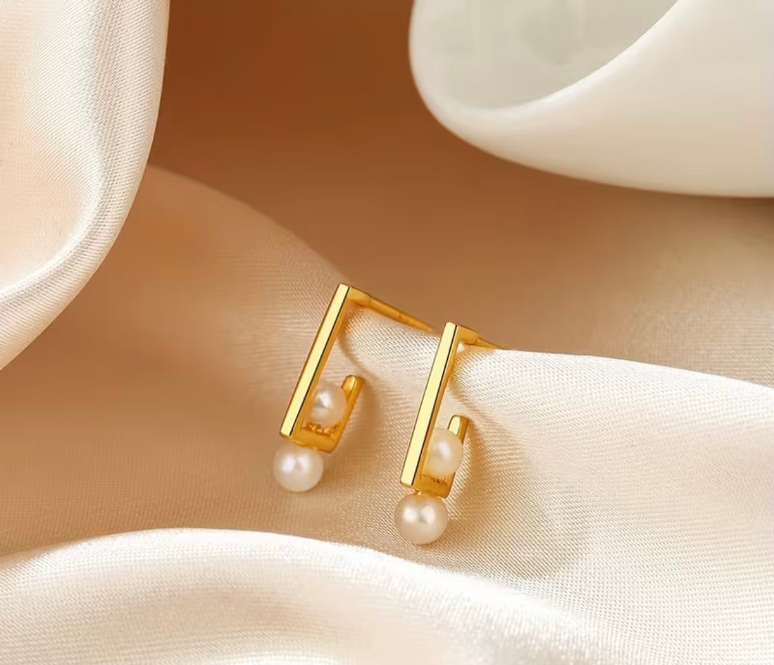 Elegante 925 Sterling Silber Ohrringe mit Süßwasserperlen – Goldfarben