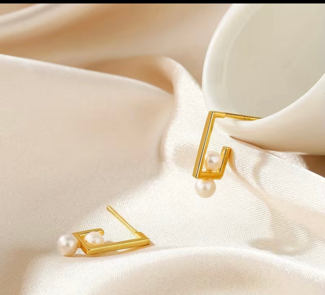 Elegante 925 Sterling Silber Ohrringe mit Süßwasserperlen – Goldfarben
