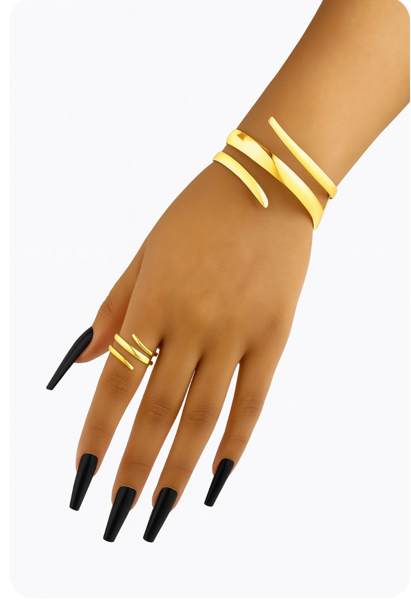 Elegantes Set aus vergoldetem Ring & Armreif – „Fließende Form“