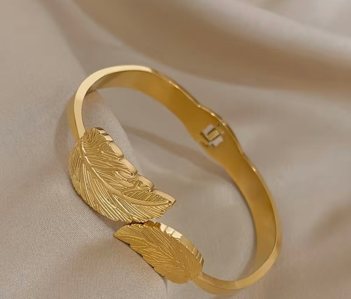 Offener Blatt-Armreif – Fleur d’Estime Kollektion