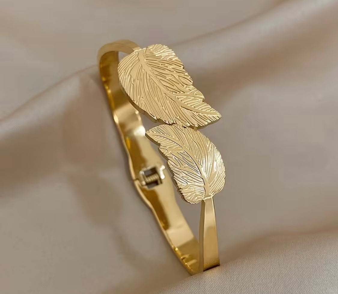 Offener Blatt-Armreif – Fleur d’Estime Kollektion