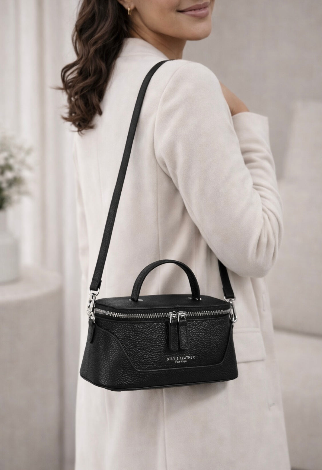 City Bag – Weich gepolsterte Handtasche aus echtem Leder in schwarz