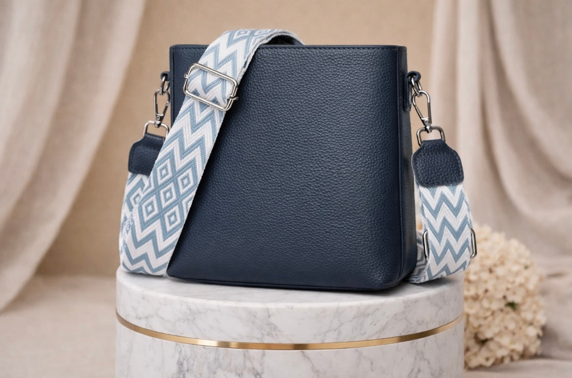 Minimalistische Umhängetasche aus echtem Leder – Blau