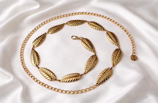 Goldener Taillengürtel mit Blättermotiv – Eleganter Schmuckgürtel